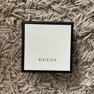 Gucci  (jewelry box)